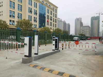 广告道闸车牌识别一体机 停车场升降闸无人值守收费管理