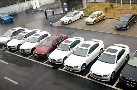 西宁6名停车场管理员被通报批评