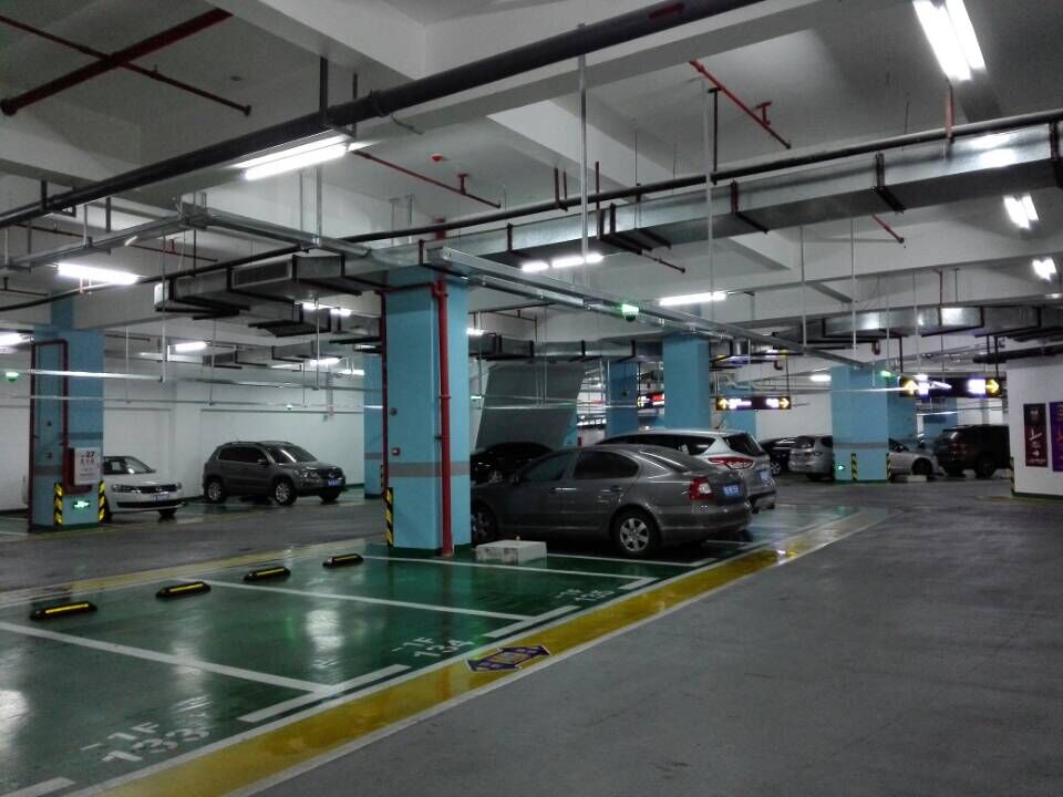 智能停车场中的车位引导系统 现代智慧管理的核心技术